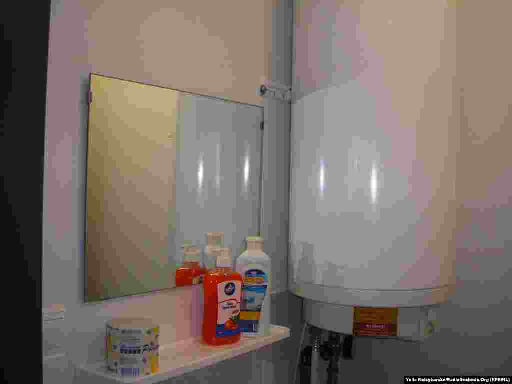 Ukraine -- Transit camp in Pavlograd for displaced persons from of Donbass, Dnipropetrovsk, 16Feb2015