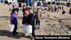 Дети в лагере «Аль-Хол». 