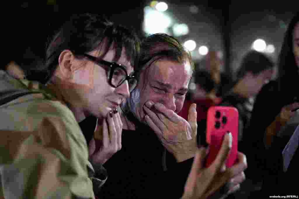 Першыя відэа праз тэлефон пасьля турмаў выклікалі шмат сьлёз