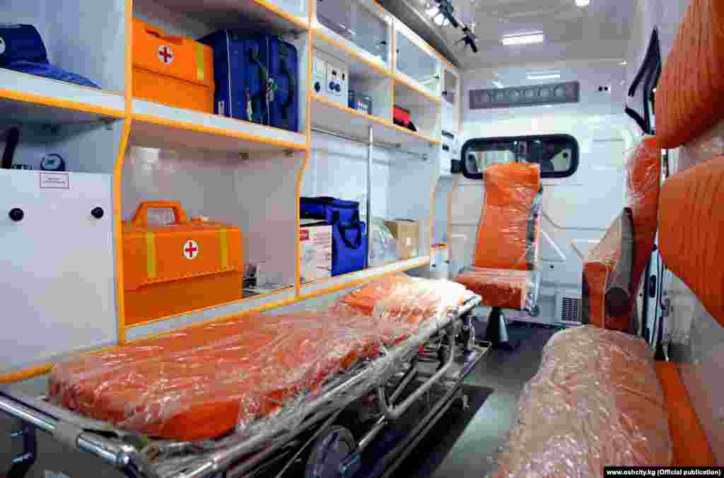 &quot;Кыргыз унаа курулуш&quot; ишканасы чыгарган Ford Transit үлгүсүндөгү тез жардам унаасы. &nbsp;