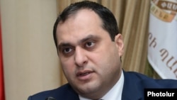 Փաստաբանների պալատի նախագահ Արա Զոհրաբյանը մամուլի ասուլիսում: 