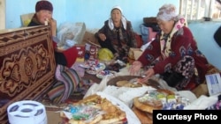 Ноокаттагы тойлордун биринде тартылган сүрөт. 2012-жыл.                   