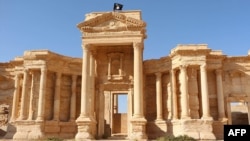 Սիրիա - «Իսլամական պետության» դրոշը Պալմիրայի ավերակների վրա, 28-ը մայիսի, 2015թ․