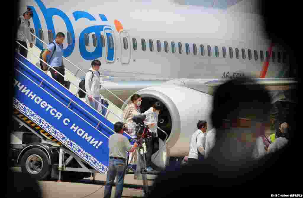 Спортчулар келген учак саат 13:00дө конду.&nbsp;