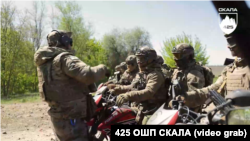 Тренування на мотоциклах 425-го окремого штурмового полку «Скала»