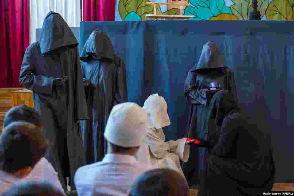 Чекхъяла герга яхна спектакл.