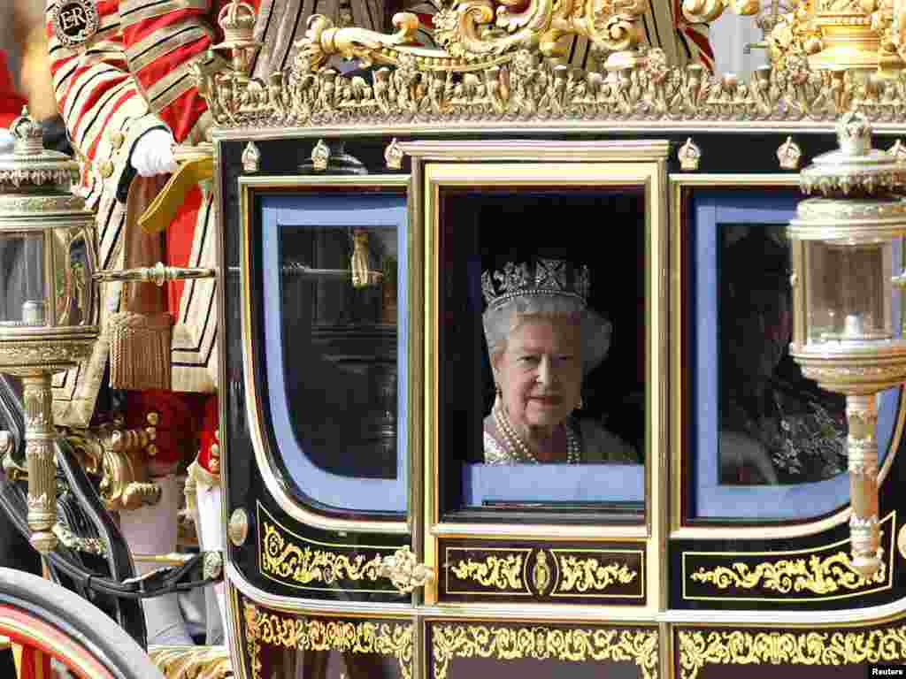 مراسم رسمی گشایش پارلمان بریتانیا در مه ۲۰۱۰