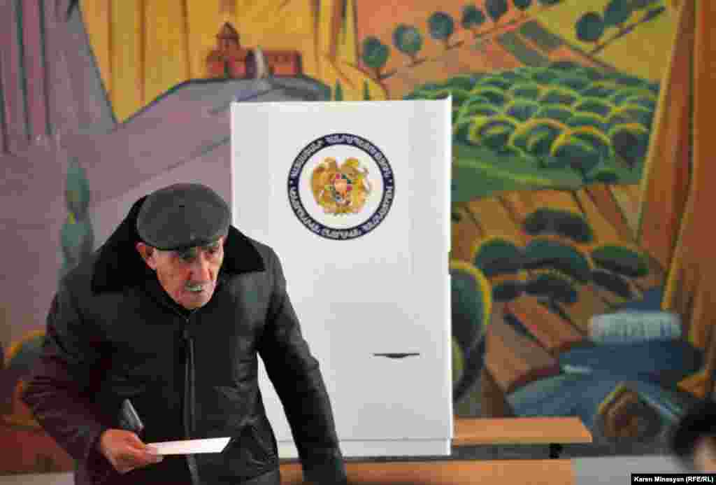 Armenia -- Presidential elections, 18Feb2013