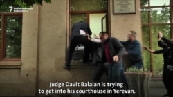 Armenian PM's Supporters Block Courthouse Doors, Judge Tries Window