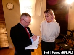 Олександр Зінченко під час автограф-сесії