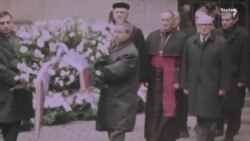 شعله‌های اعتراض؛ خودسوزی یان پالاخ در برابر تانک‌های شوروی سابق