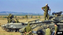 ارتش اسراییل همچنین قصد دارد صدها زره پوش از امریکا خریداری کند.