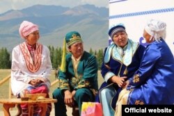 Туба халкы вәкилләре