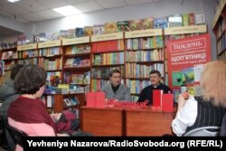 Ігор Савва (праворуч) під час презентації своєї книги у Запоріжжі
