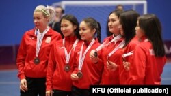 Кыргызстандын футзал боюнча кыз-келиндер курама командасы.  Дүйшөмбү шаары, Тажикстан. 28-январь, 2022-жыл. 
