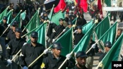 نوری المالکی، نخست وزير عراق از گروه های شبه نظامی شيعه خواست تا سلاح های خود را بر زمين بگذارند و در غیر این صورت آماده برخورد نظامی باشند.