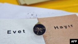 Бюллетени для конституционного референдума в Турции 