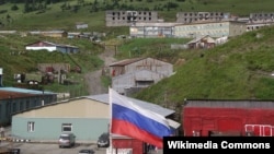 Cело Малокурильское на острове Шикотан. Источник фото: http://ja.wikipedia.org