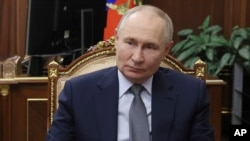 Водночас, за словами Путіна, російські війська мають бути готові відбивати «можливі порушення перемир’я».