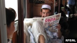 Чипталарнинг қимматлаётгани Россияда ишлаб, ортга қайтаётган меҳнат муҳожирлари сони ошиши билан боғланмоқда.