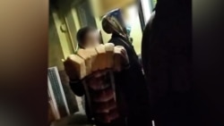 Diňle: Aşgabadyň häkimiýetleri azyk nobatlaryny wideo düşürýär