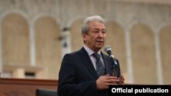 Адахан Мадумаров.