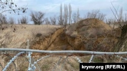 Протитанковий рів на КПВВ Каланчак, Херсонська область, Херсон, архівне фото