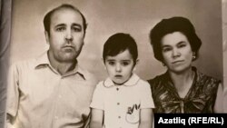 Атласиның улы Угыз, кызы Әлфия һәм хатыны белән