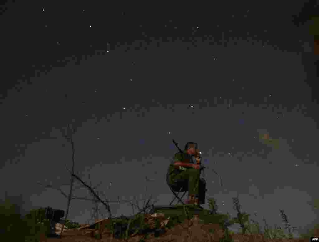 Ніч на бойовій позиції українських військових у Луганській області, 26 серпня 2015 року