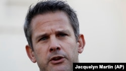 Адам Кинзингер