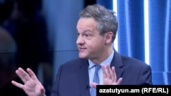 Armenia - U.S. human rights lawyer Jared Genser speaks to RFE/RL in Yerevan, June 12, 2025.
