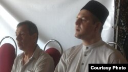 Фәһим Шәфиев һәм "Кавказ Форосы" чарасын оештыручы Русия җәмәгать пулаты әгъзасы Сергей Марков (с)