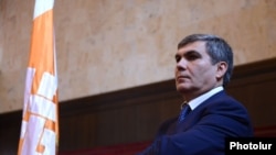 Лидер партии «Республика» Арам Саргсян на съезде партии, Ереван, 21 декабря 2012 г.