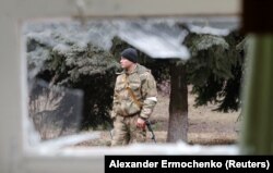 Російський військовий у Горлівці 25 лютого 2022 року