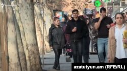 Երևանի փողոցներում արդեն շաբաթներ հազվադեպ են հանդիպում պաշտպանիչ դիմակներով քաղաքացիենր