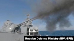 مسکوا در حال شلیک به اهداف دشمن فرضی در تمرینی در ۱۸ فوریه ۲۰۲۲