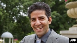  دکتر کامیار علایی 