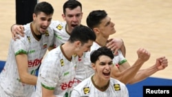 Част от българския национален отбор по волейбол след победата на полуфинала на световното първенство във Филипините, 27 септември 2025 г.