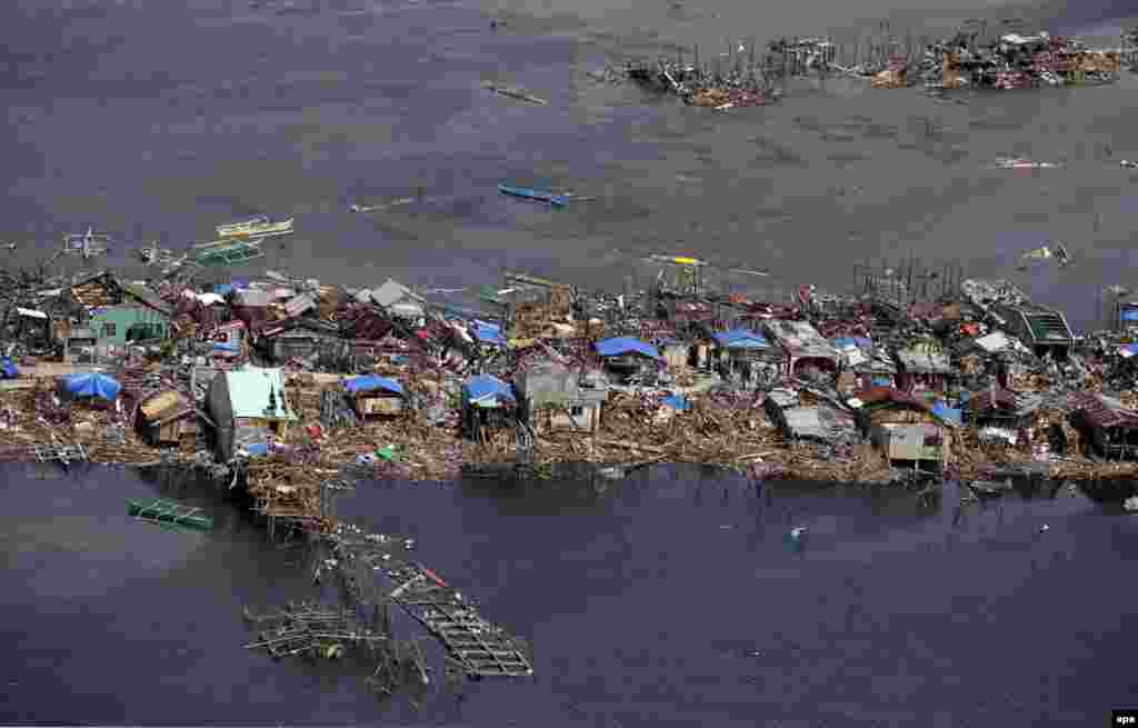 Президент Бениньо Акино заявил, что наибольший ущерб понесли провинции Самар и Лейте