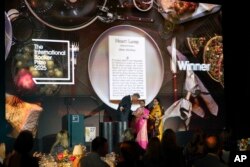 Бану Муштак получава наградата "Букър"