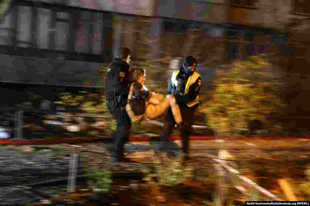 До 10 ранку кількість загиблих зросла до чотирьох, постраждалих – до 27. Під час пошуково-рятувальних робіт виявили тіла ще двох людей