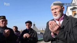 Татар зыялылары Сөембикә манарасы янында Хәтер көненә җыелды