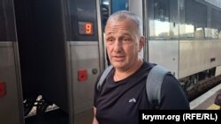 Фрілансер Крим.Реалії Владислав Єсипенко на вокзалі в Києві 1 серпня 2025 року