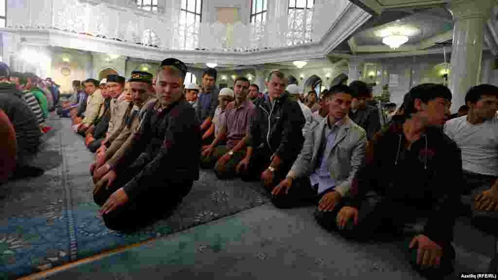 Кол Шәрифтә Ураза гаетенең ике рикагать фарызы укыла