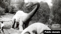 کشف فسيل بزرگترين دايناسورهايی که تا کنون در استراليا ديده شده، دانشمندان را اميدوار کرده تا بتوانند از اسرار ماقبل تاريخ اين کشور سر در بياوردند.