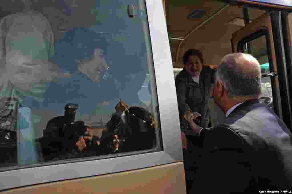 Armenia -- Opposition leader Raffi Hovhannisian holds meetings with supporters in regional towns, 26Feb2013