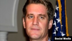 Մեթյու Բրայզա, արխիվ