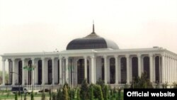 Türkmenistanyň Mejlisiniň binasy