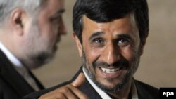 سخنرانی محمود احمدی نژاد در یک نشست سازمان ملل در ژنو با اوکنش های متفاوتی در ایران روبرو شده است.