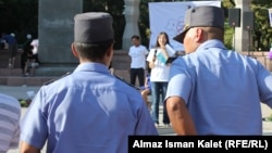 Кыргызстанда адам укуктары көбүнчө тартип коргоочулар тарабынан бузулаары айтылууда. 